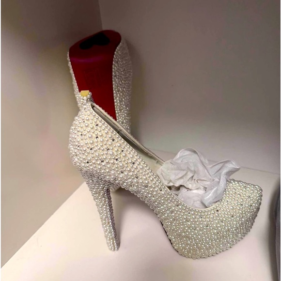 Brand new beautiful heels - Picture 5 of 5